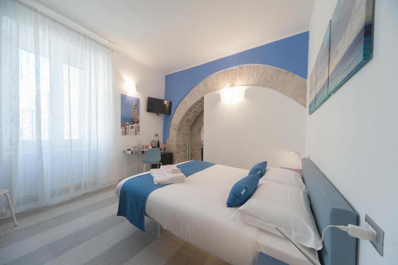 Bed and Breakfast La Cattedrale Dai Tetti Трани Экстерьер фото