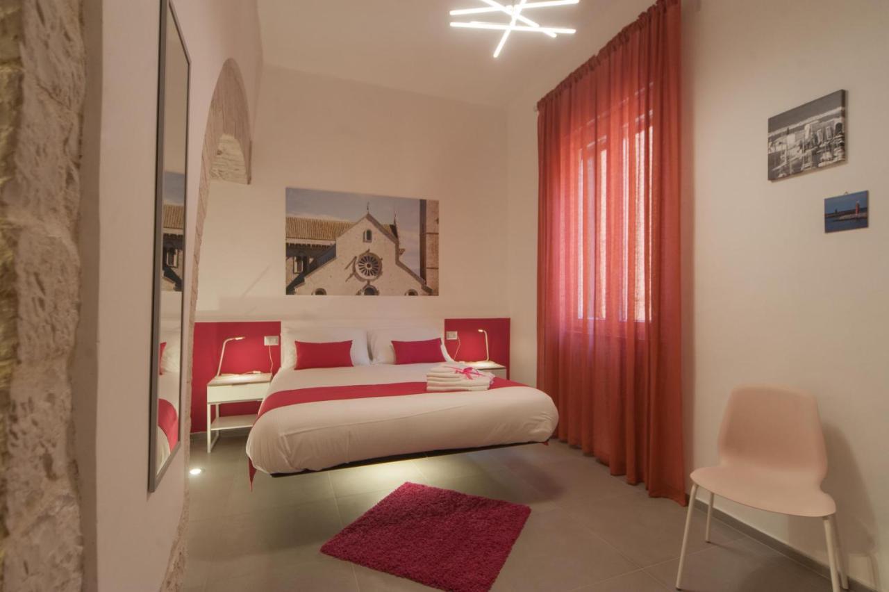 Bed and Breakfast La Cattedrale Dai Tetti Трани Экстерьер фото