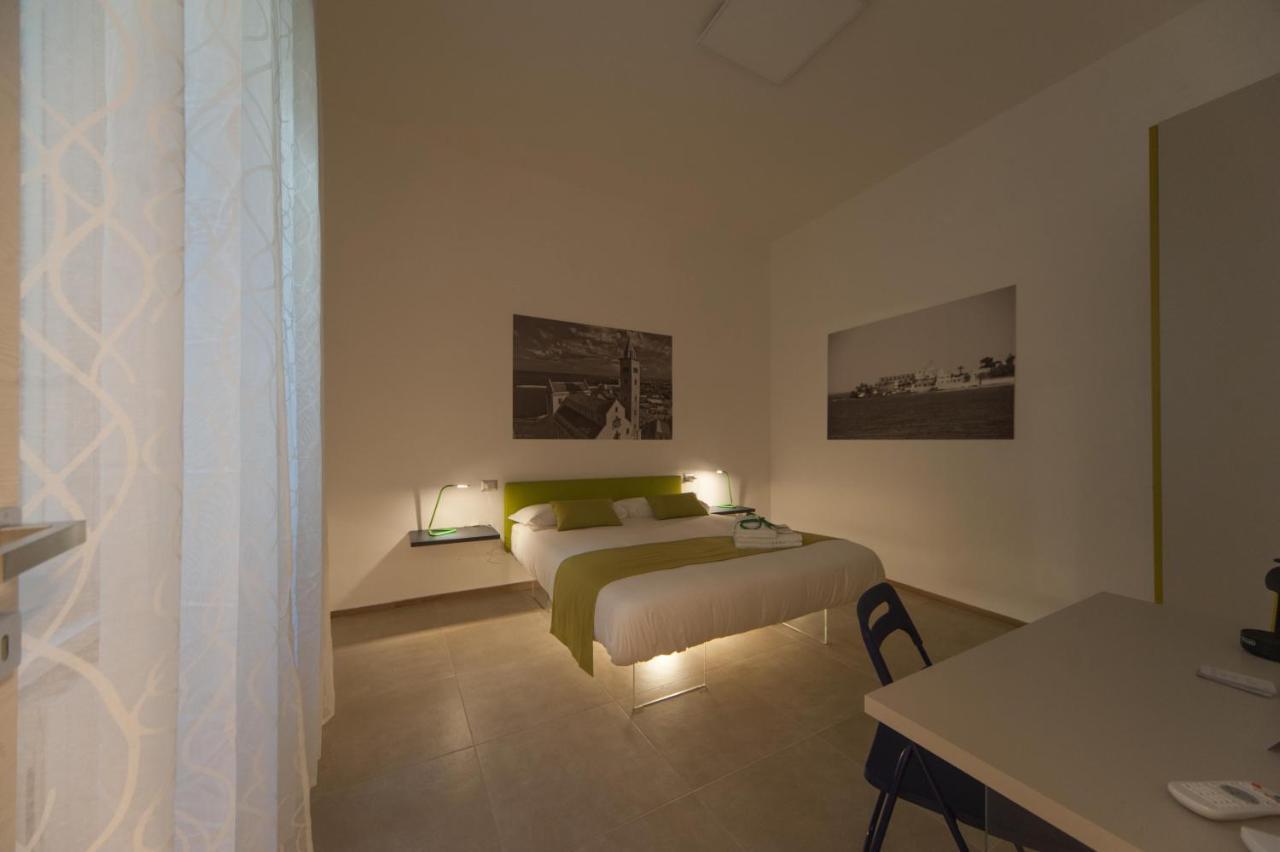 Bed and Breakfast La Cattedrale Dai Tetti Трани Экстерьер фото